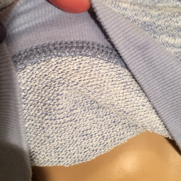 “Warm” crop top with long sleeves! Lol! - Picture 4 of 4